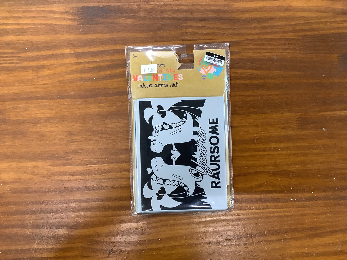 SCRATCH & REVEAL VALENTINE DINOS 4CT