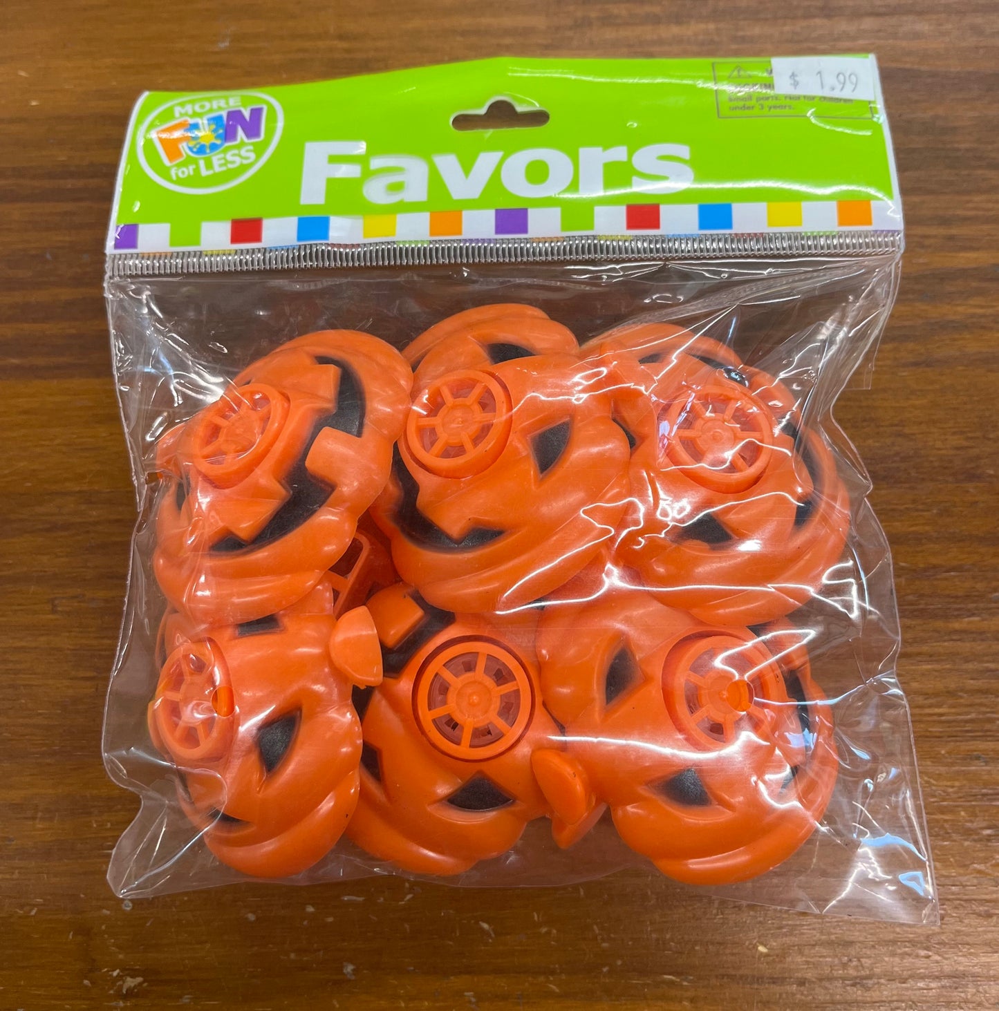 HW PUMPKIN WHISTLES 8CT