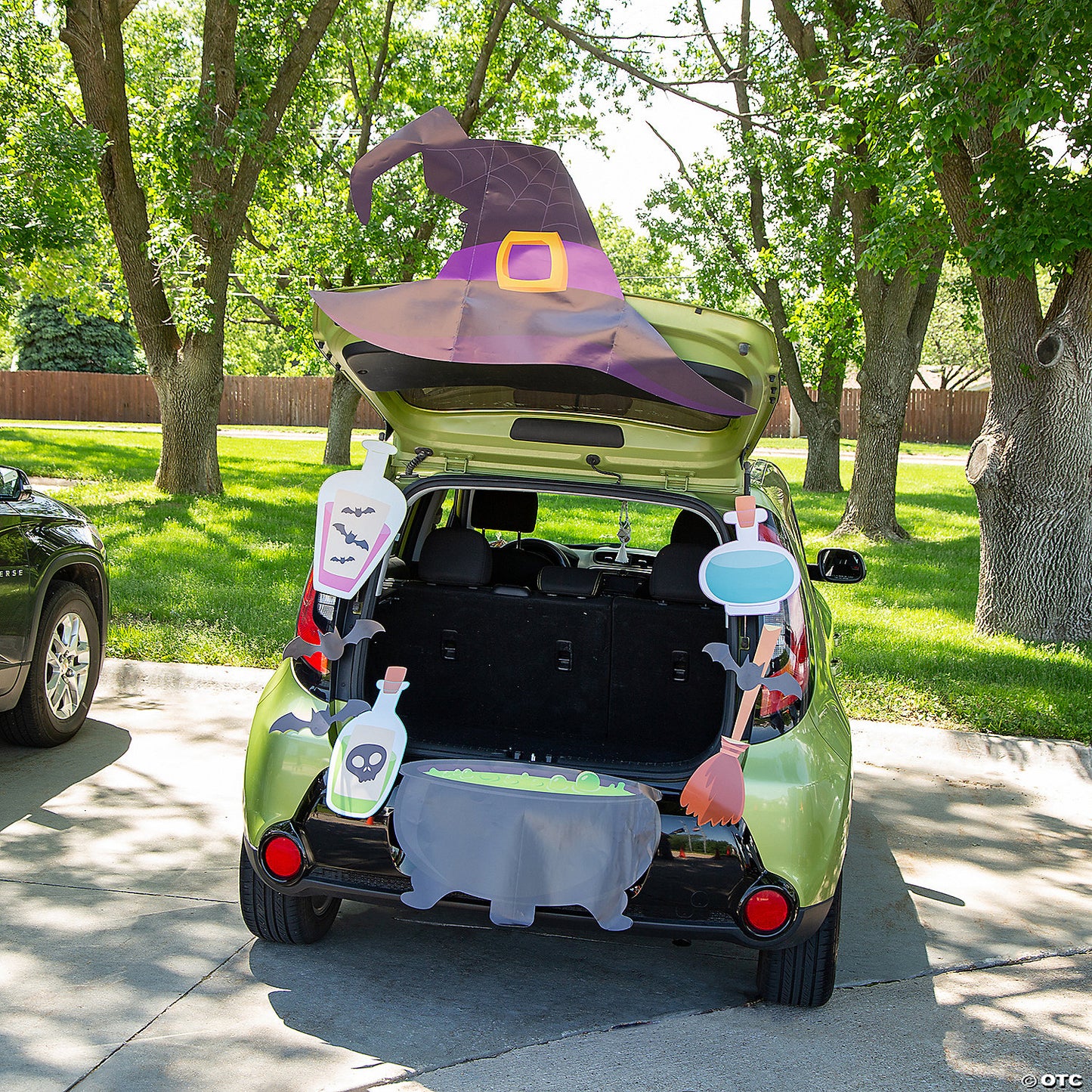 WITCH TRUNK OR TREAT KIT